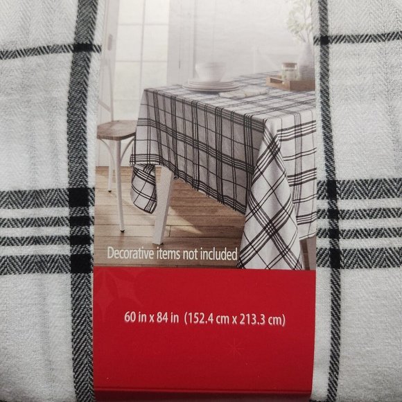 Holiday Time Black White Plaid Fabric Tablecloth 60x84 - Picture 4 of 4